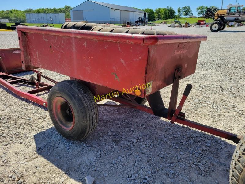 Toro 520H garden tractor w/ Toro Wheel Horse cart