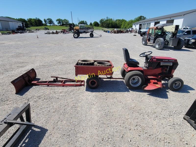 Toro 520H garden tractor w/ Toro Wheel Horse cart