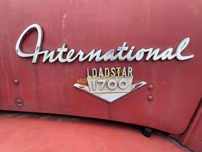 1967 International Grain Box Truck VUT