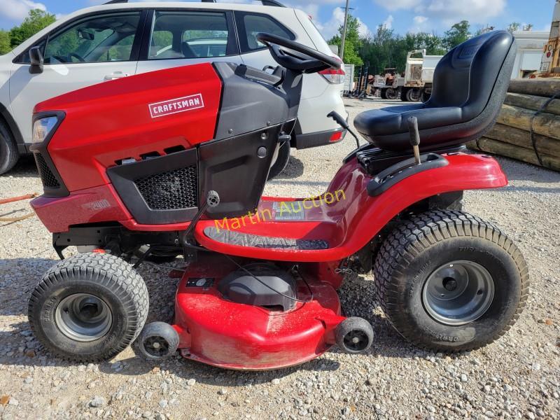 Craftsman T2400, 46" deck, hydro,, runs and mows