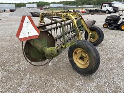 John Deere 640 Tricycle Hay Rake *