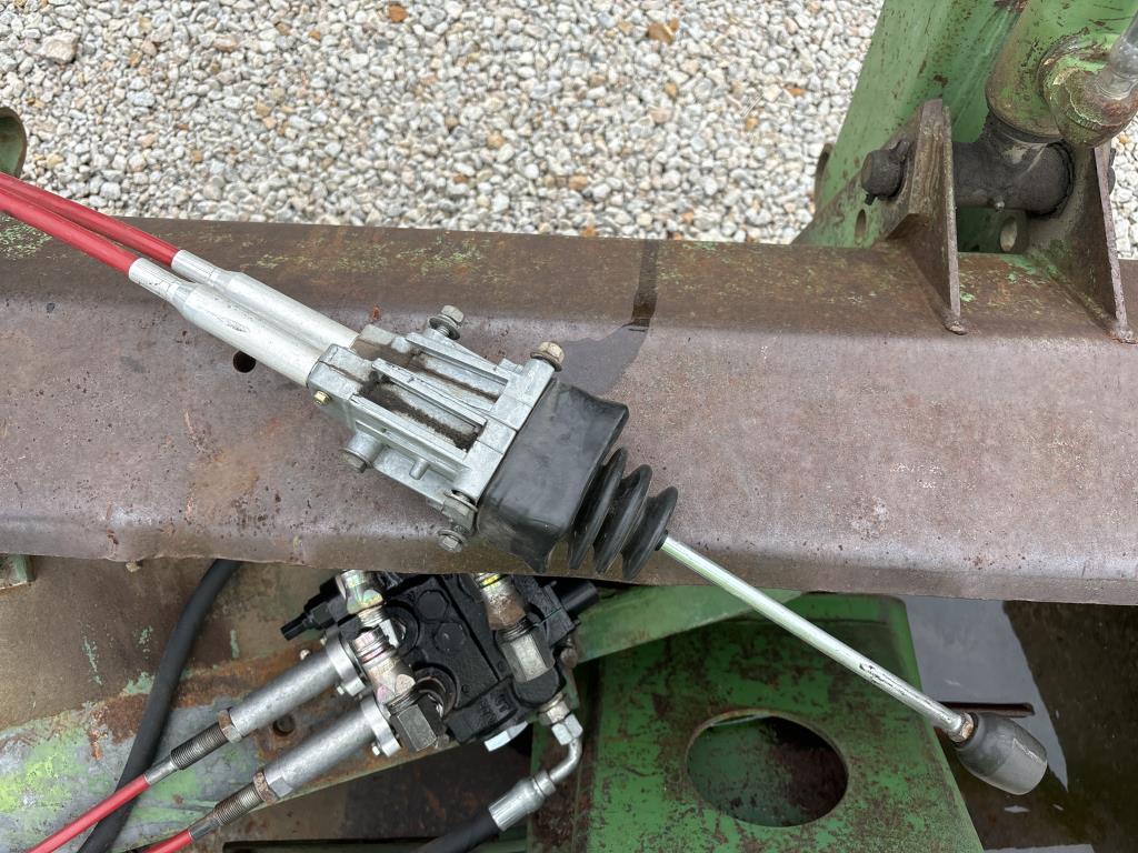 JD 148 loader, w/ valve and joystick; Wilson Closeout 217-620-9660