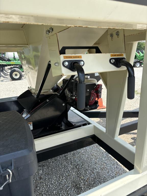 2011 Meridian 4SE Seed Titan *Wilson Closeout 217-620-9660
