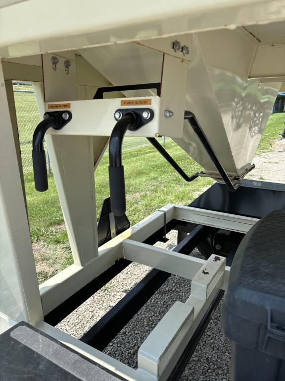 2011 Meridian 4SE Seed Titan *Wilson Closeout 217-620-9660