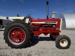 IH 1206 Diesel tractor