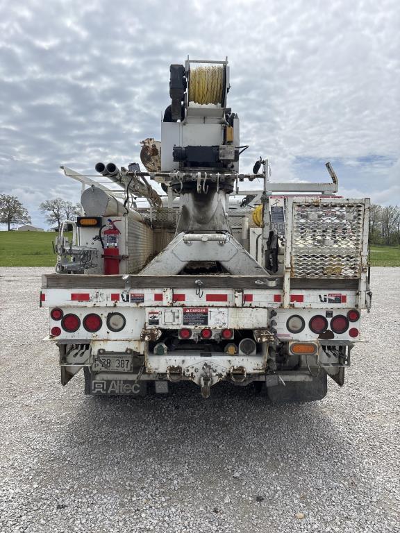 2005 Freightliner M2 VUT