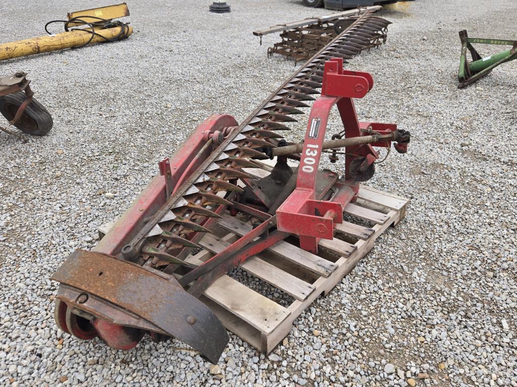 IH 1300 Sickle Bar Mower *
