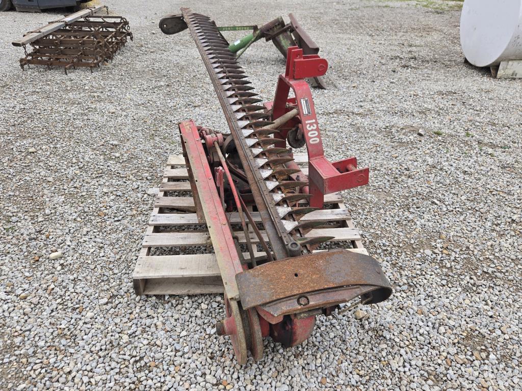 IH 1300 Sickle Bar Mower *