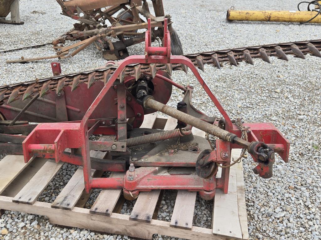 IH 1300 Sickle Bar Mower *