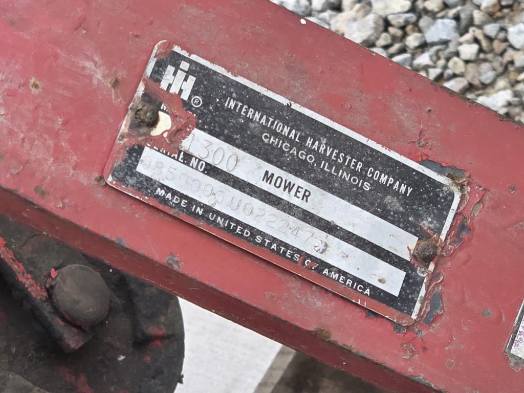 IH 1300 Sickle Bar Mower *