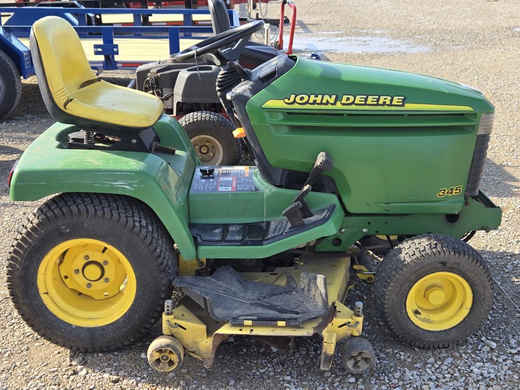 John Deere 345 +