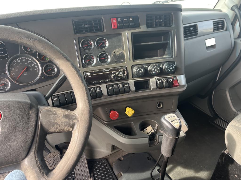 2015 Kenworth T680 VUT