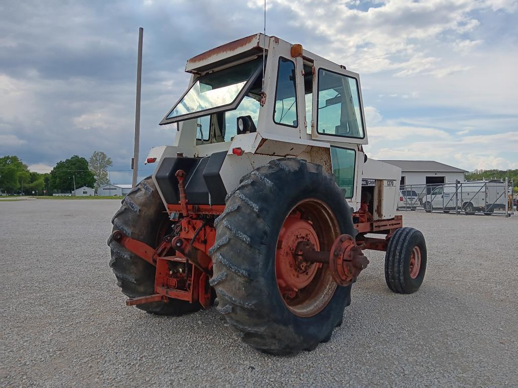 Case 1370 tractor *