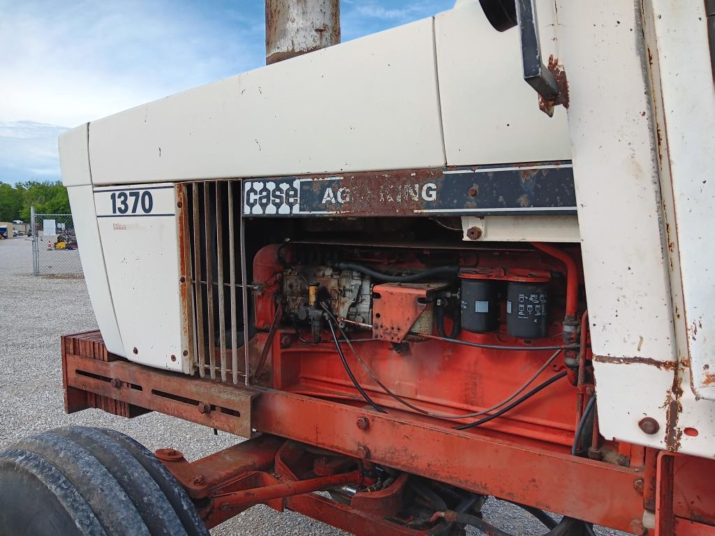Case 1370 tractor *