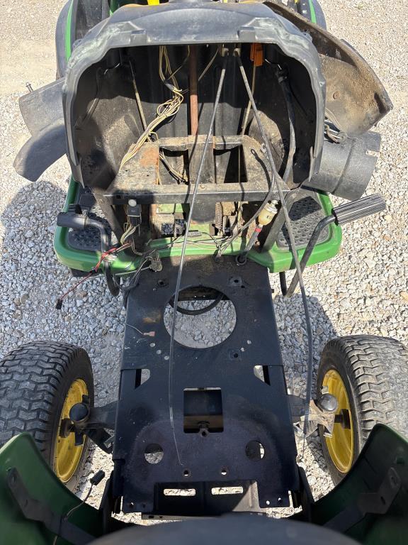 John Deere L130