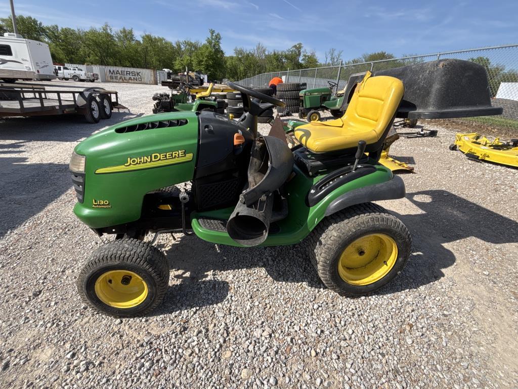 John Deere L130