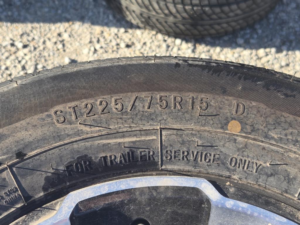Tires: ST225/75/R15 (4)