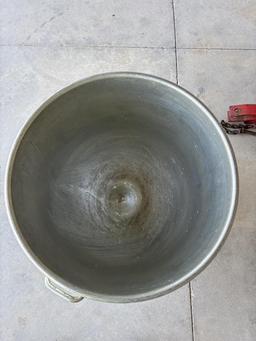 Mixing Bowl (140 QT) with Cover and Wheels