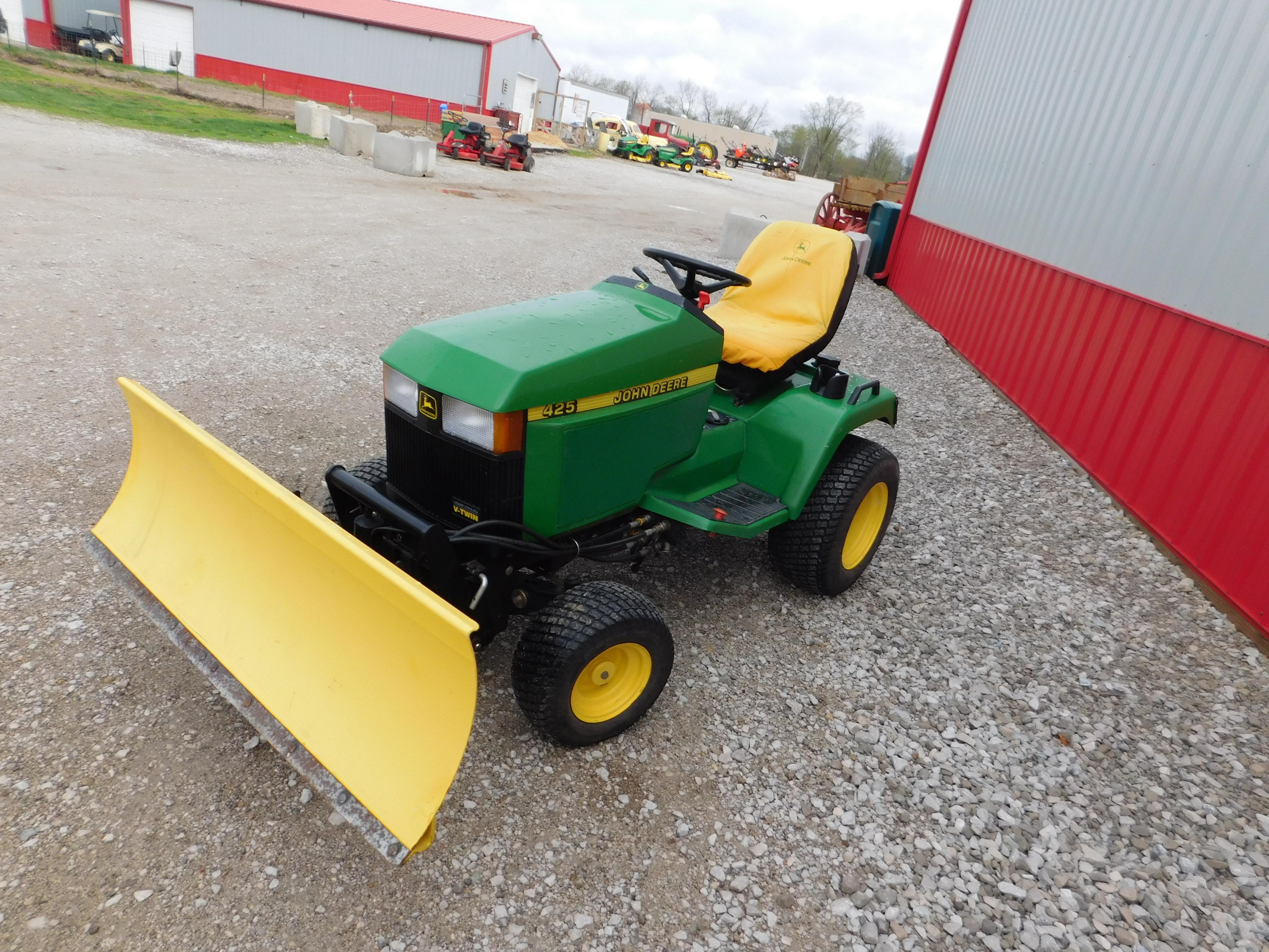 John Deere 425 Hours Show: 948
