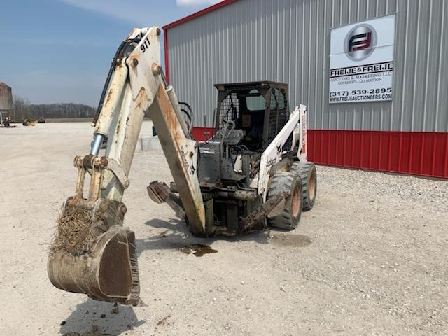 Bobcat 911 Backhoe Attachment 16" Bucket & 32" Bucket