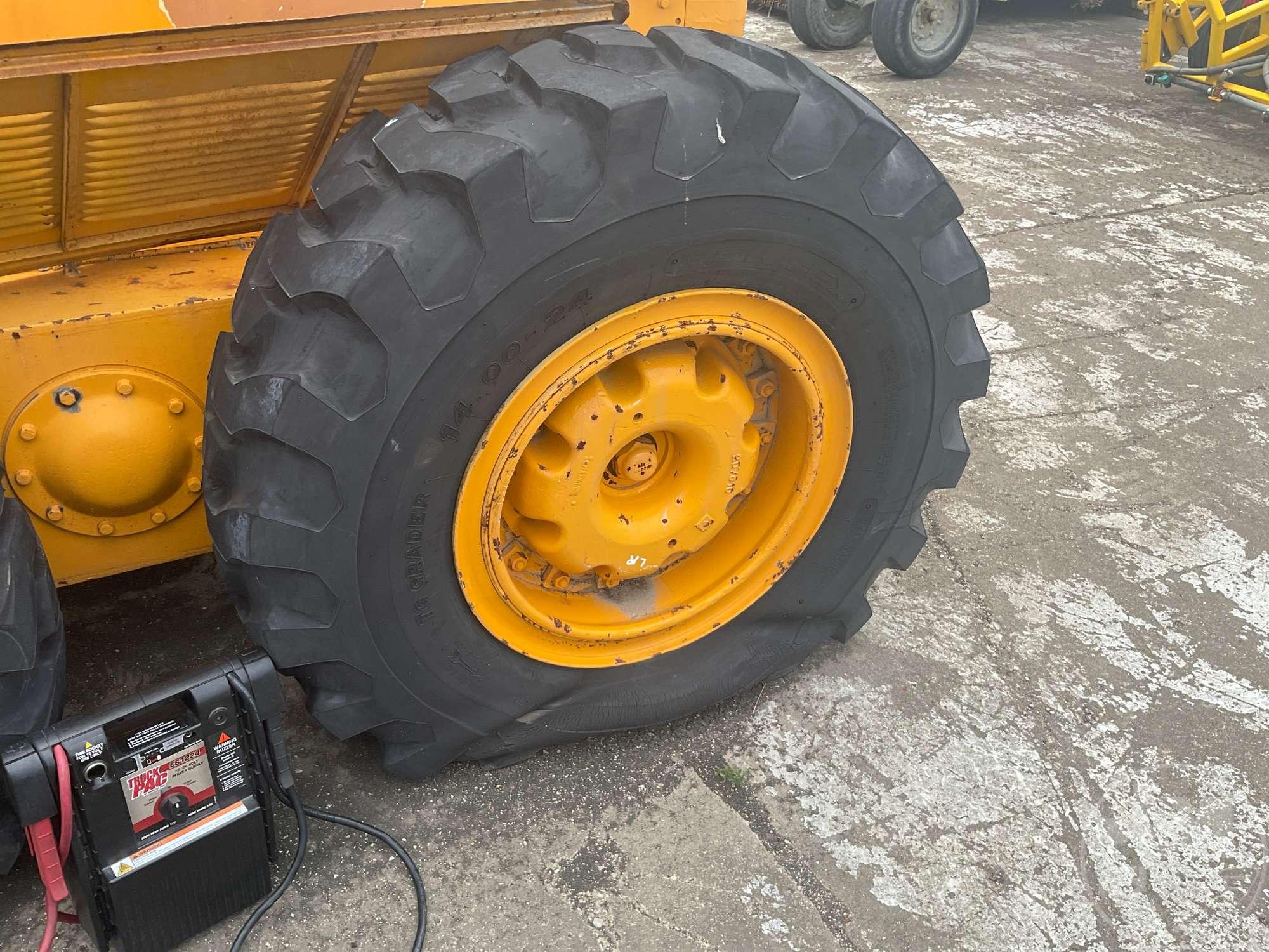 CATERPILLAR 120 MOTORGRADER SN: 10R2580