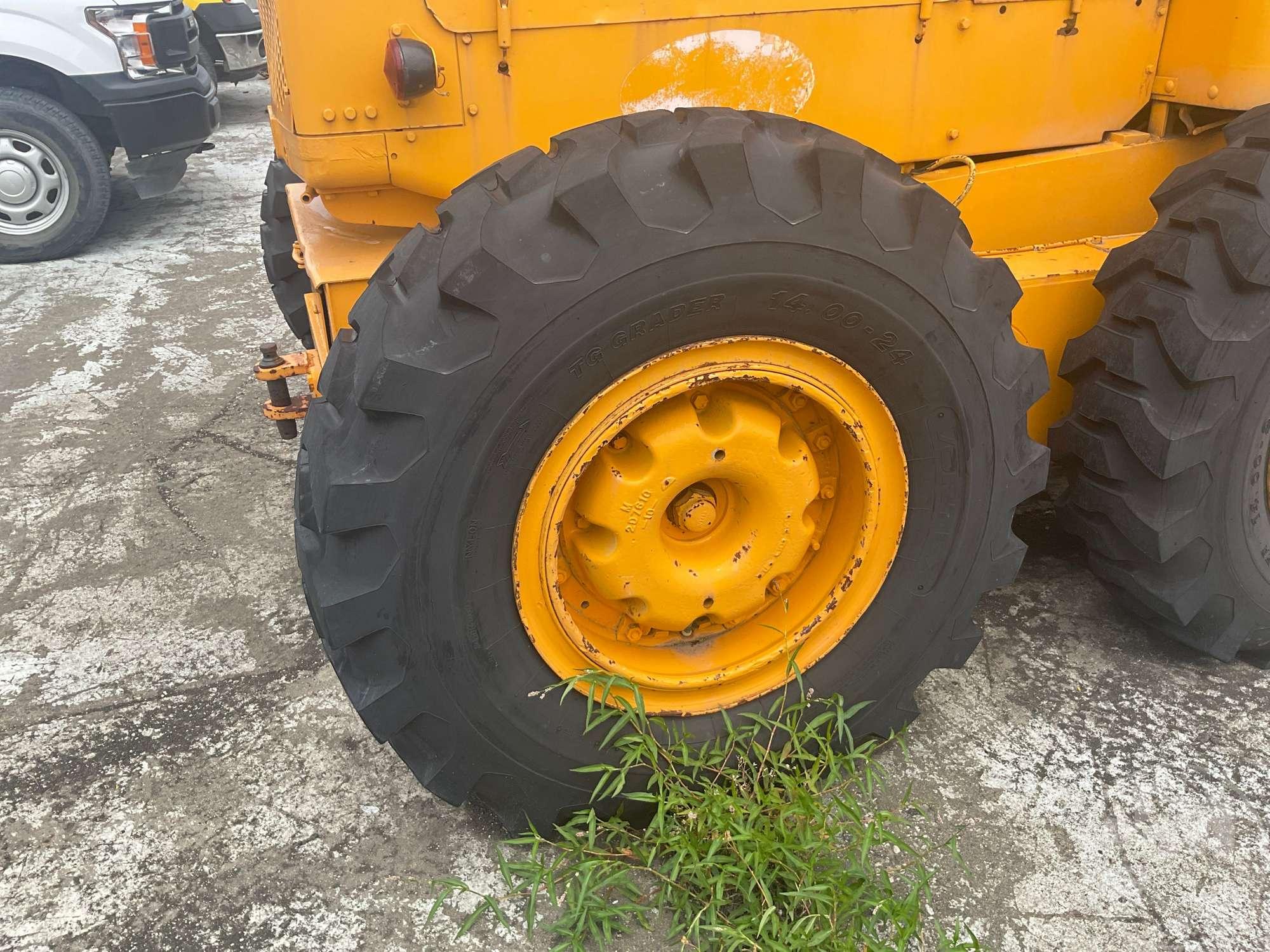 CATERPILLAR 120 MOTORGRADER SN: 10R2580