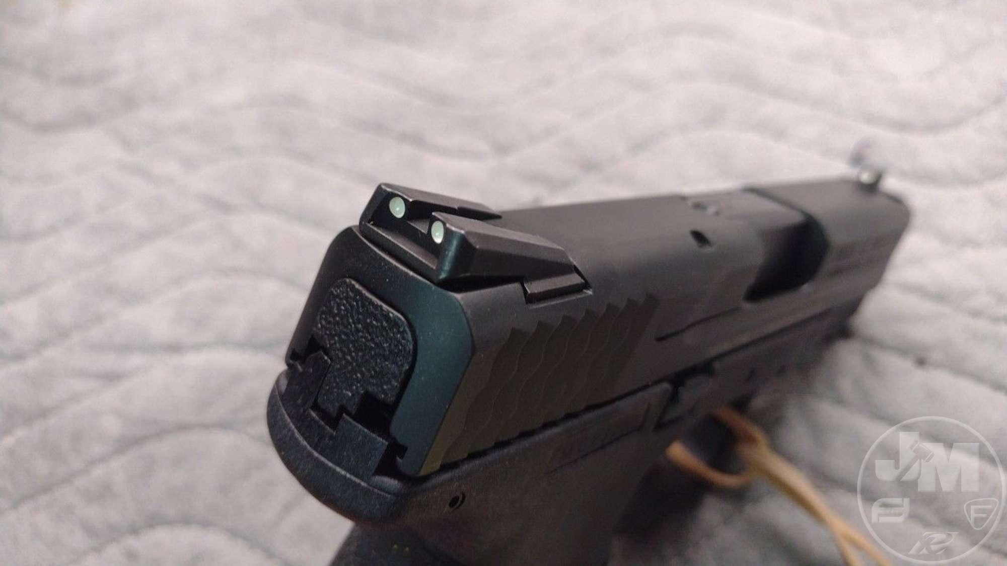 SMITH & WESSON MODEL M&P 9 C 9MM
