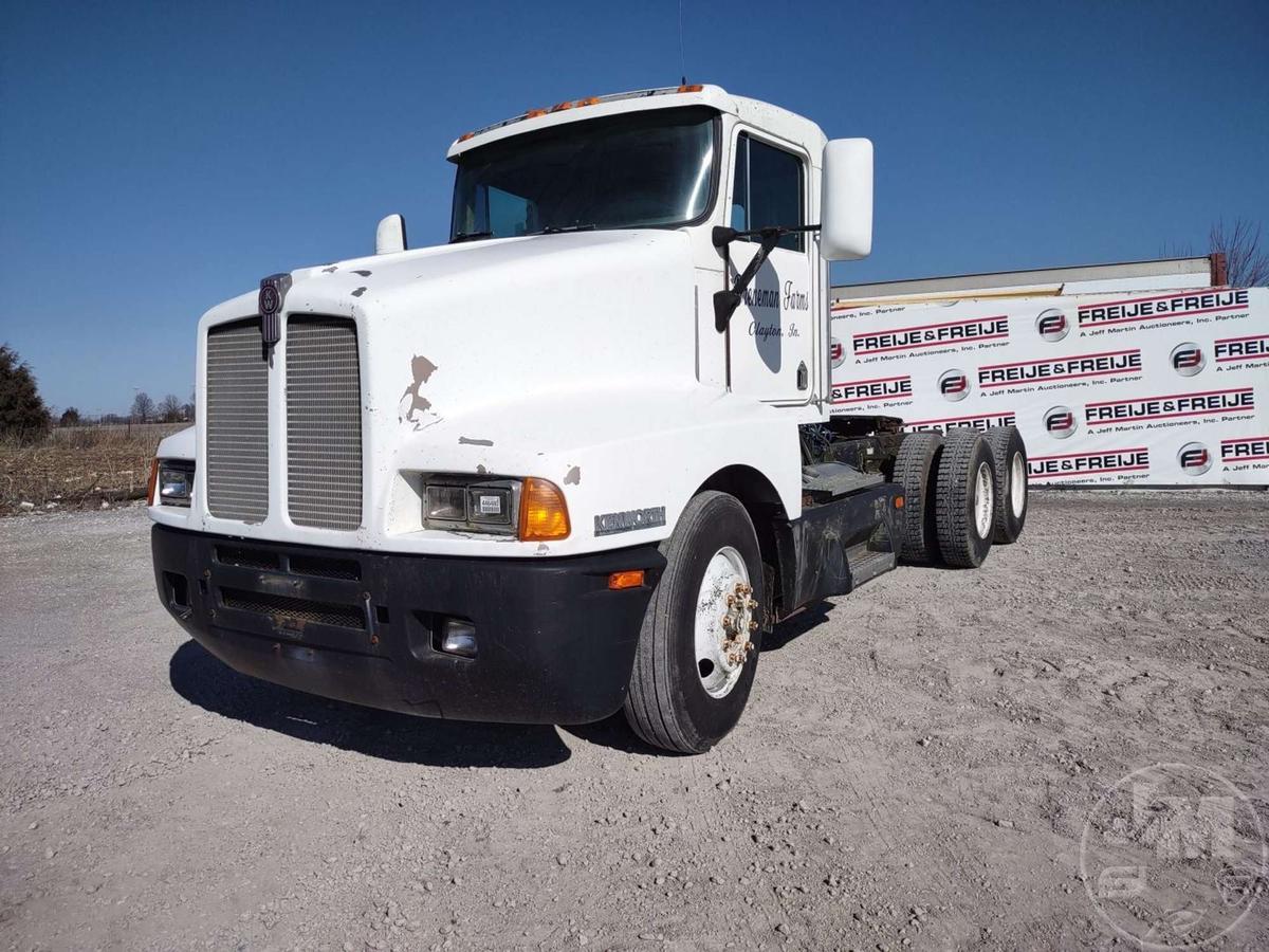 1990 KENWORTH T600A11 TANDEM AXLE DAY CAB TRUCK TRACTOR VIN: 1XKADR9X4LS540204