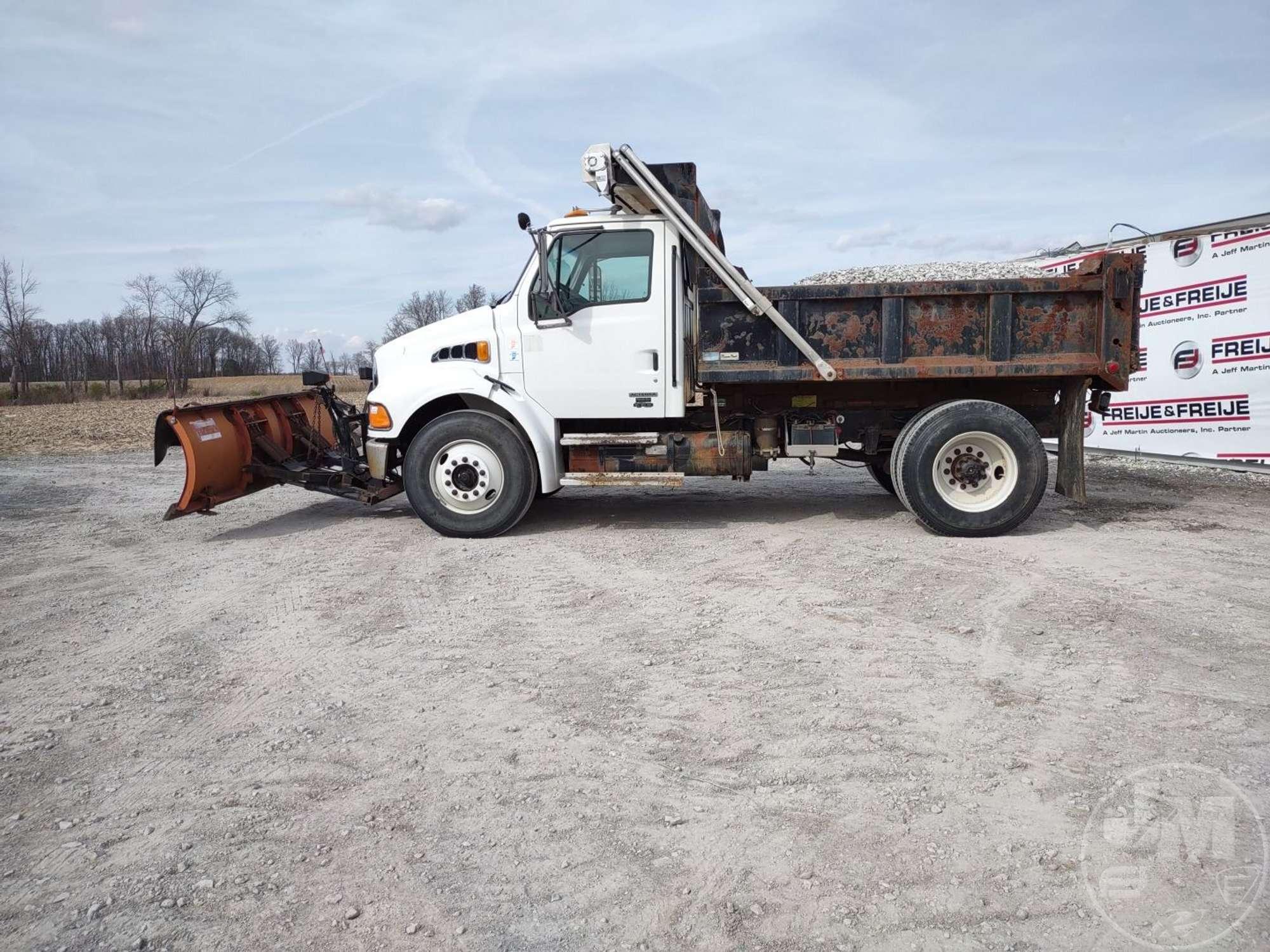 2001 STERLING TRUCK M7500 ACTERRA SINGLE AXLE DUMP TRUCK VIN: 2FZAAKCS41AH67565