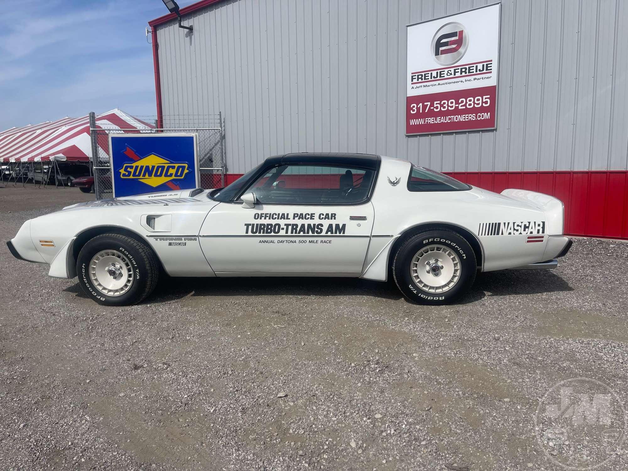 1981 PONTIAC FIREBIRD TRANS AM VIN: 1G2AX87T5BN114522 COUPE