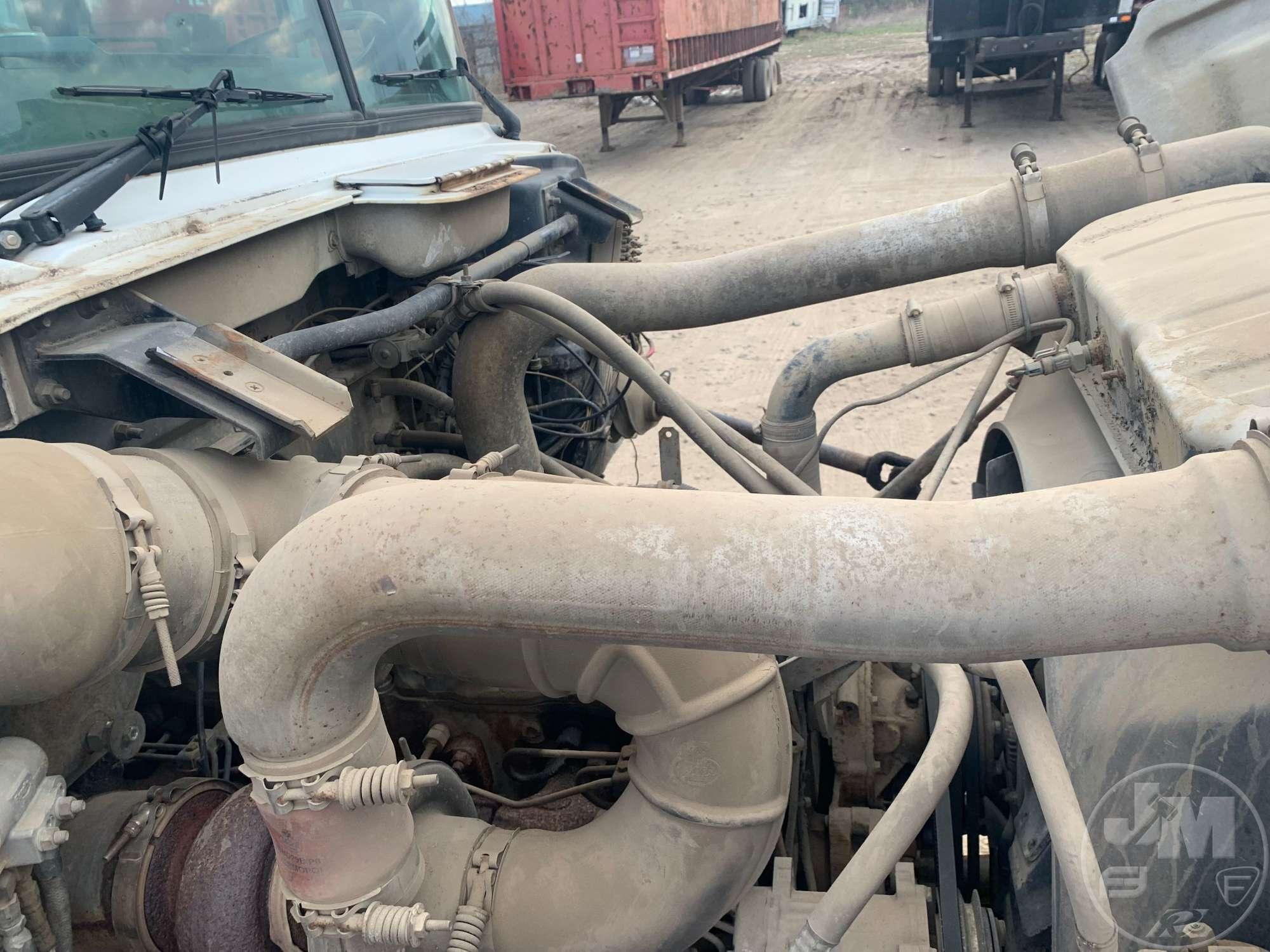 1996 MACK DM T/A VIN: 1M2B209CXTM017820