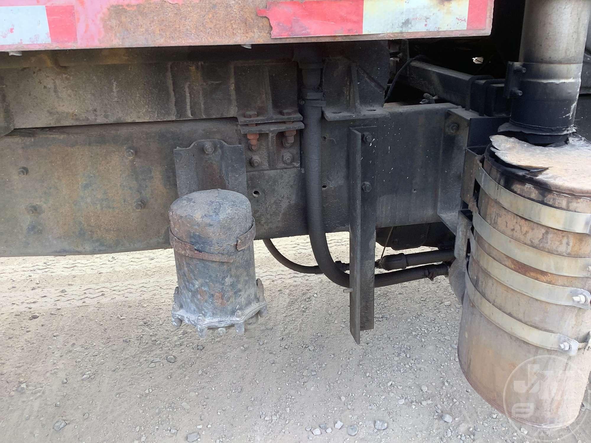 1996 MACK DM T/A VIN: 1M2B209CXTM017820