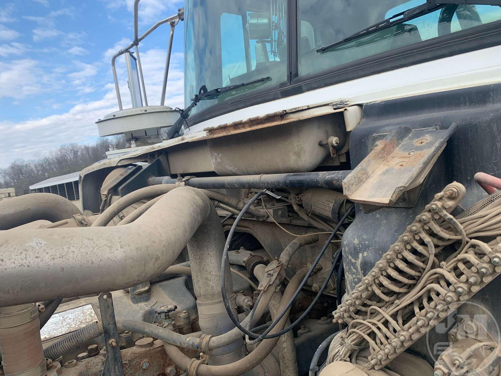 1996 MACK DM T/A VIN: 1M2B209CXTM017820