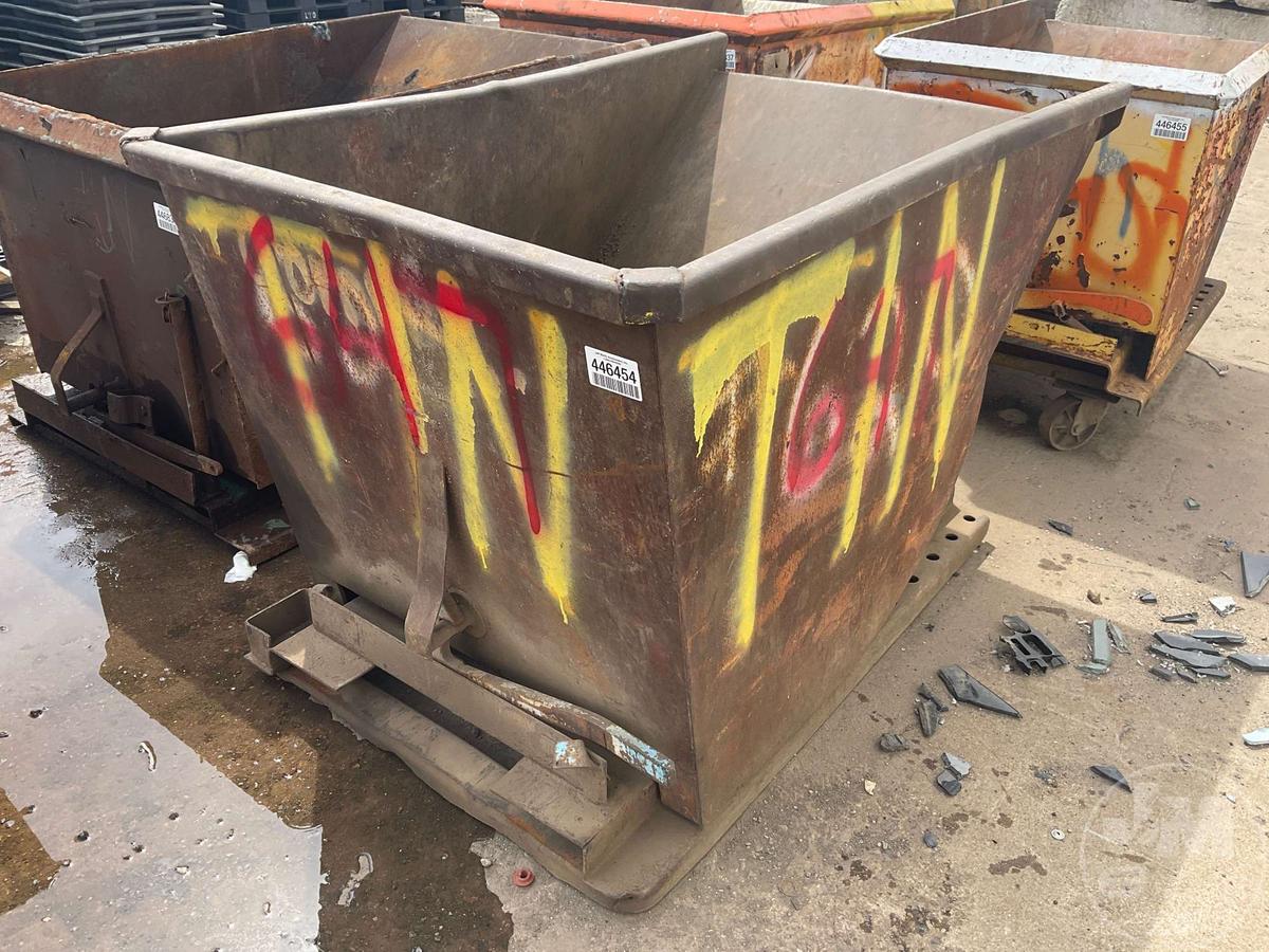 USED HEAVY DUTY 2 CY CAPACITY DUMPING HOPPER