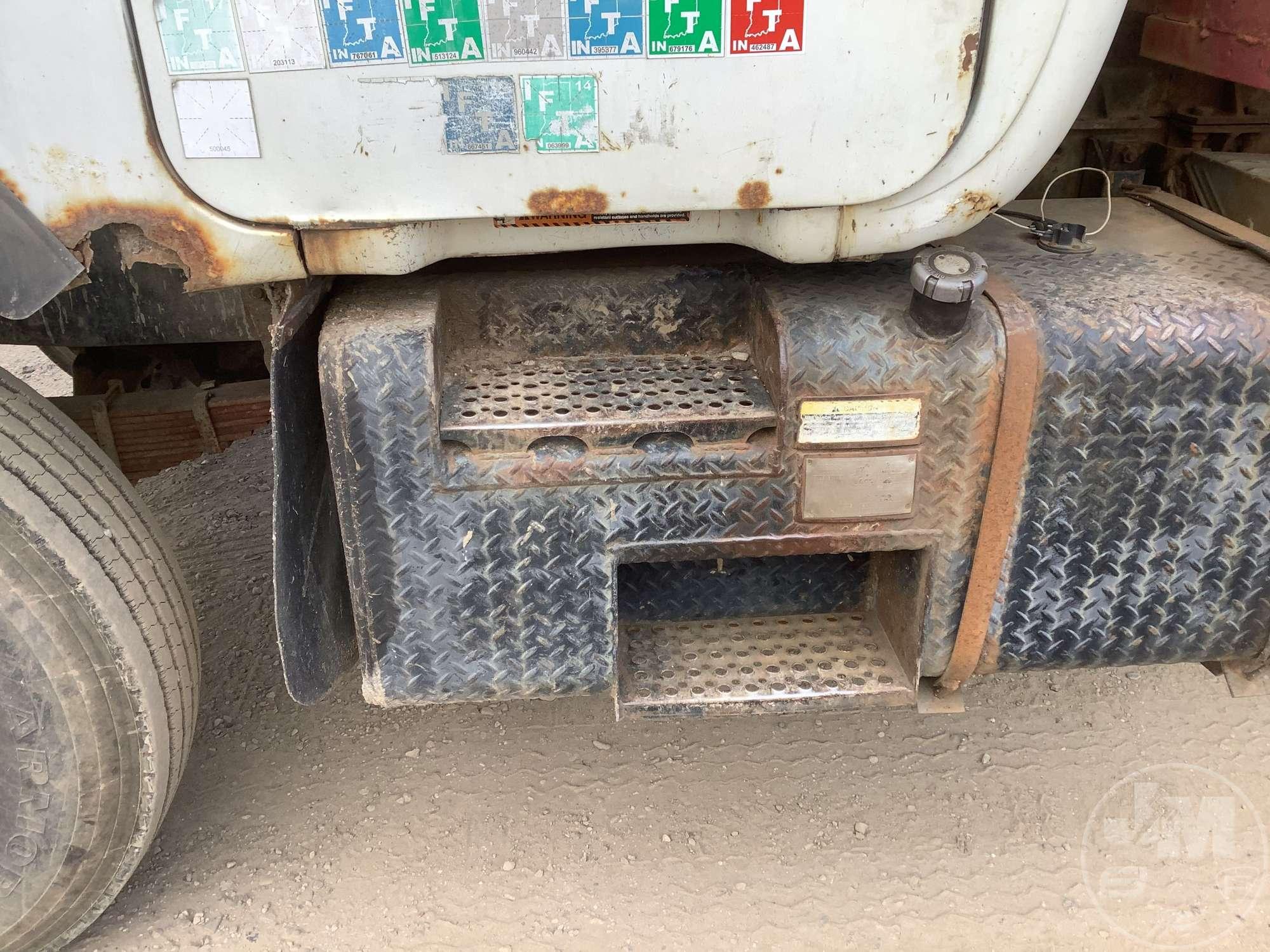 1996 MACK DM T/A VIN: 1M2B209CXTM017820