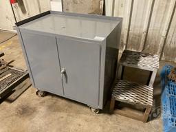 ROLLING CABINET, METAL STEP