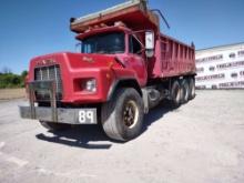 1993 MACK RB TRI-AXLE DUMP TRUCK VIN: 1M2AM08C5PM002218