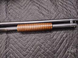 1946 WINCHESTER ARMS MODEL 12 12 GAUGE SN: 1020005