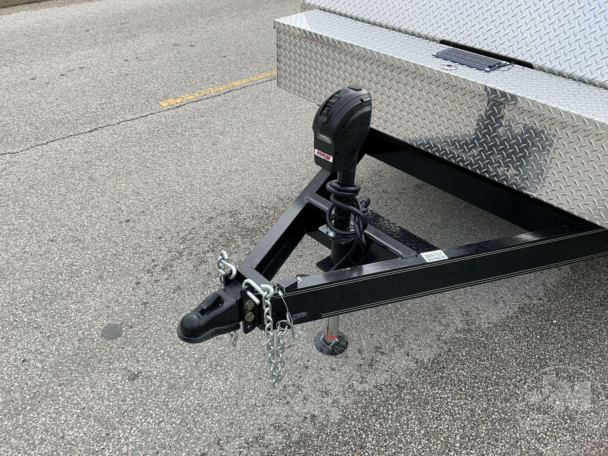 2025 TRAX VIN: 55KF1AJ2XS1000976 24' FULLY HYDROLIC TILT UP AND DOWN