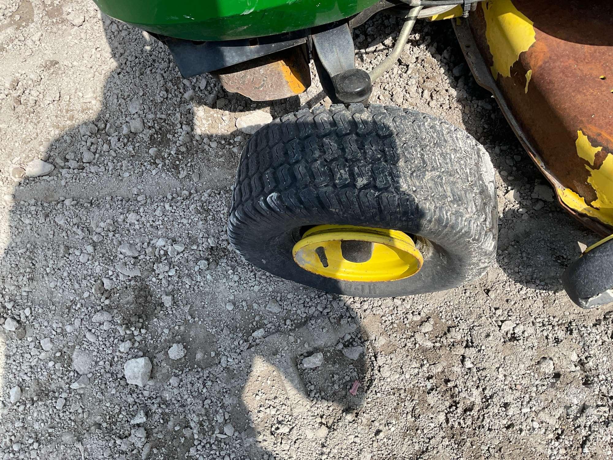 JOHN DEERE D130 RIDING MOWER SN: 1GXD110EHBB137418