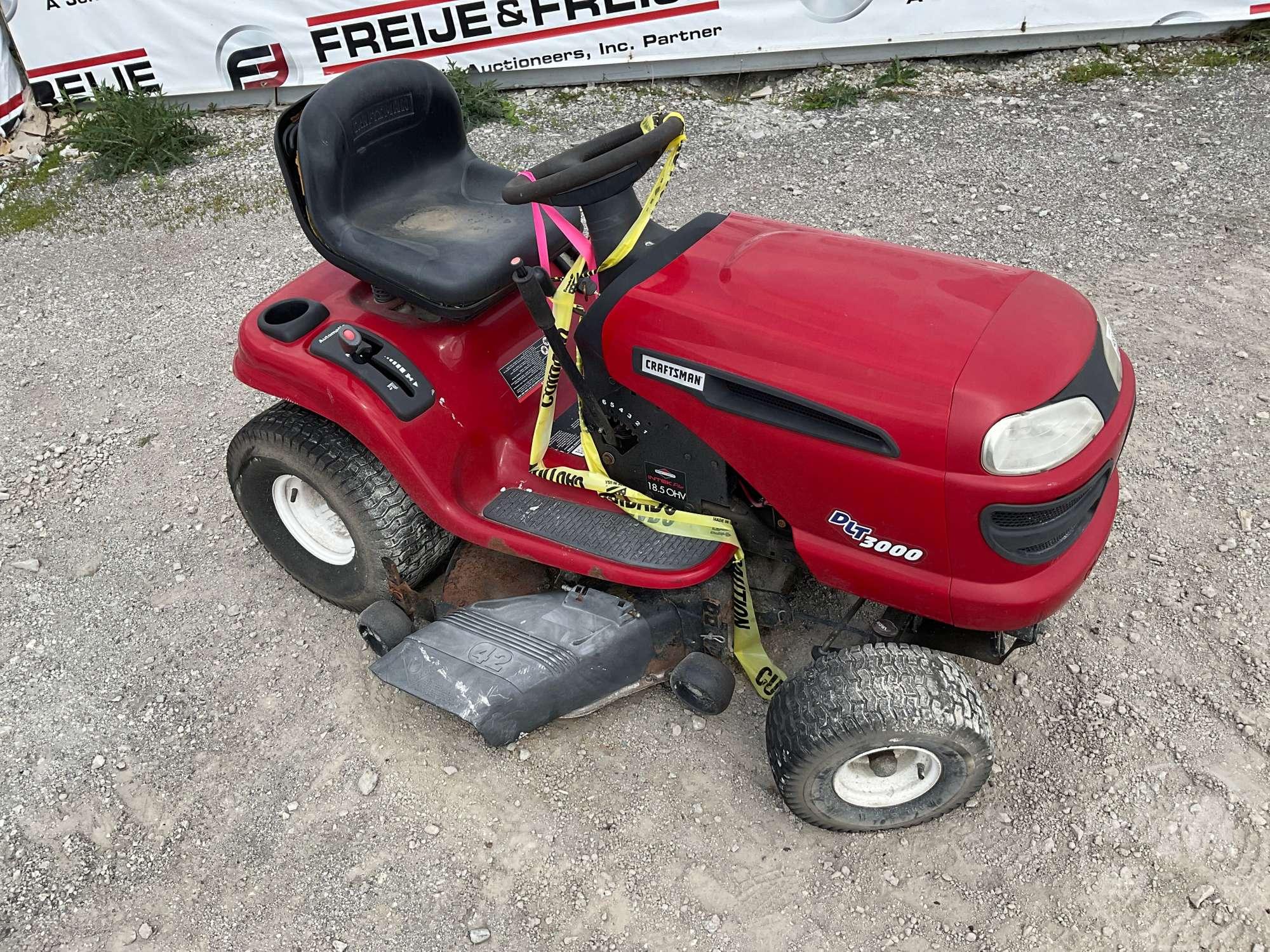CRAFTSMAN DLT 3000 RIDING MOWER