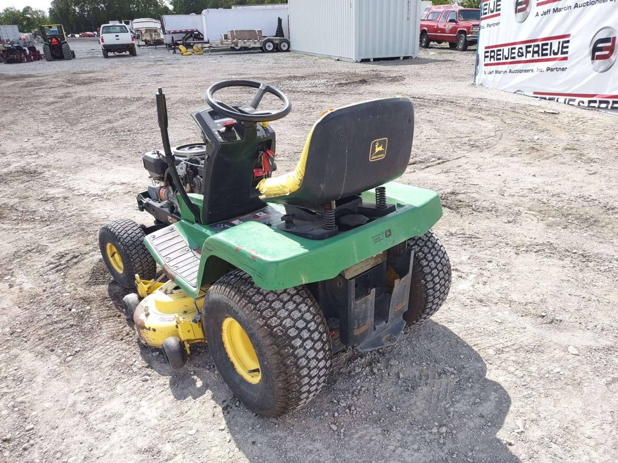 1996 JOHN DEERE LX176 RIDING MOWER SN: M0L176B160074