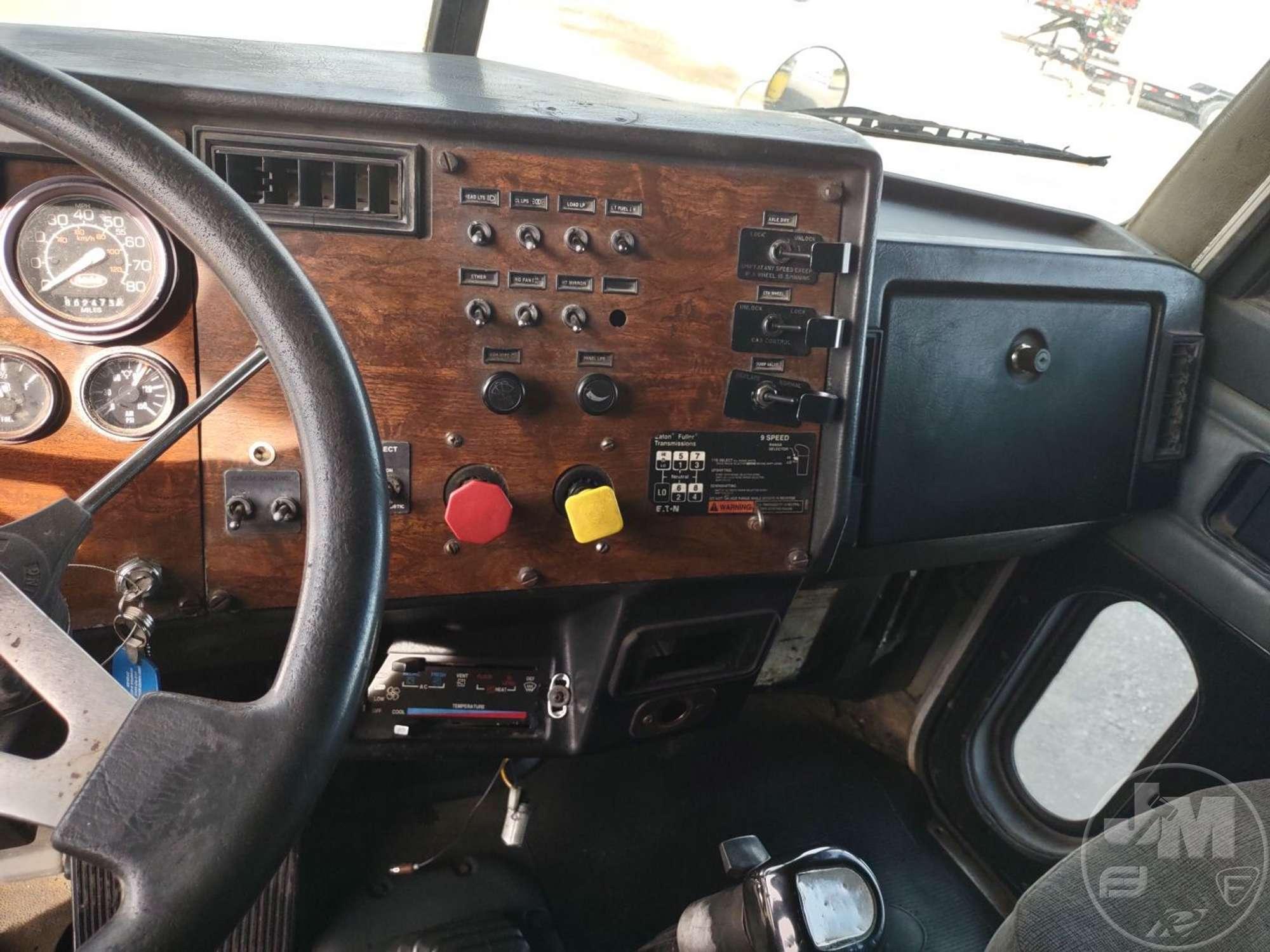 1994 PETERBILT 378 TANDEM AXLE DUMP TRUCK VIN: 1XPFD99X9RN358148
