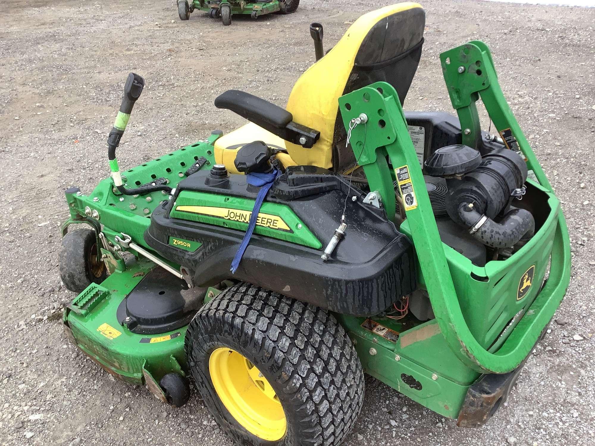 2021 JOHN DEERE Z 950 R ZERO TURN SN: 1TC950RCEMT100105