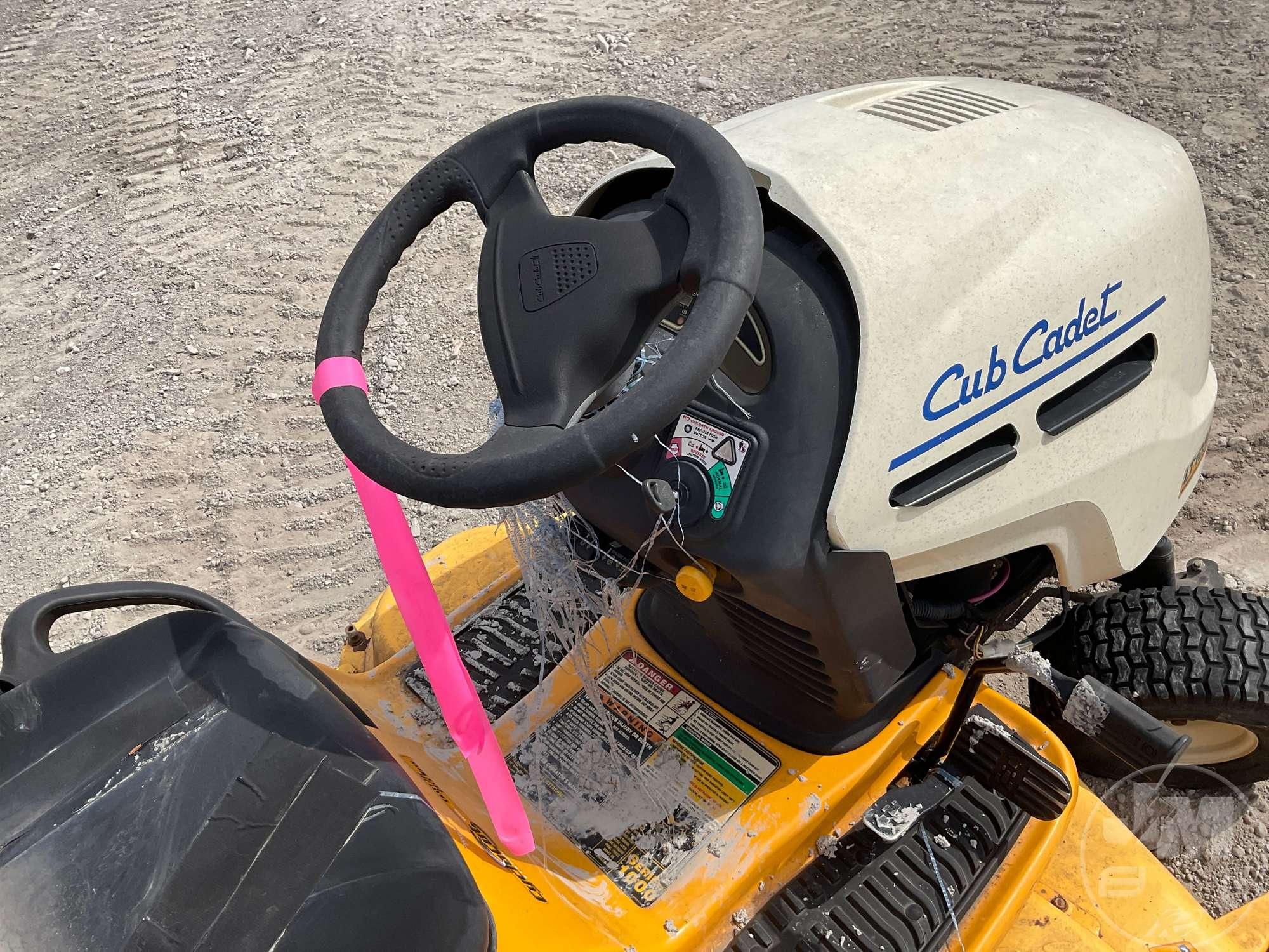2006 CUB CADET LT1050 RIDING MOWER SN: 1K206H10644