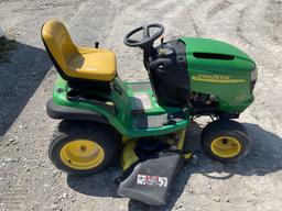 2004 JOHN DEERE L 120 RIDING MOWER SN: GLX12A138848