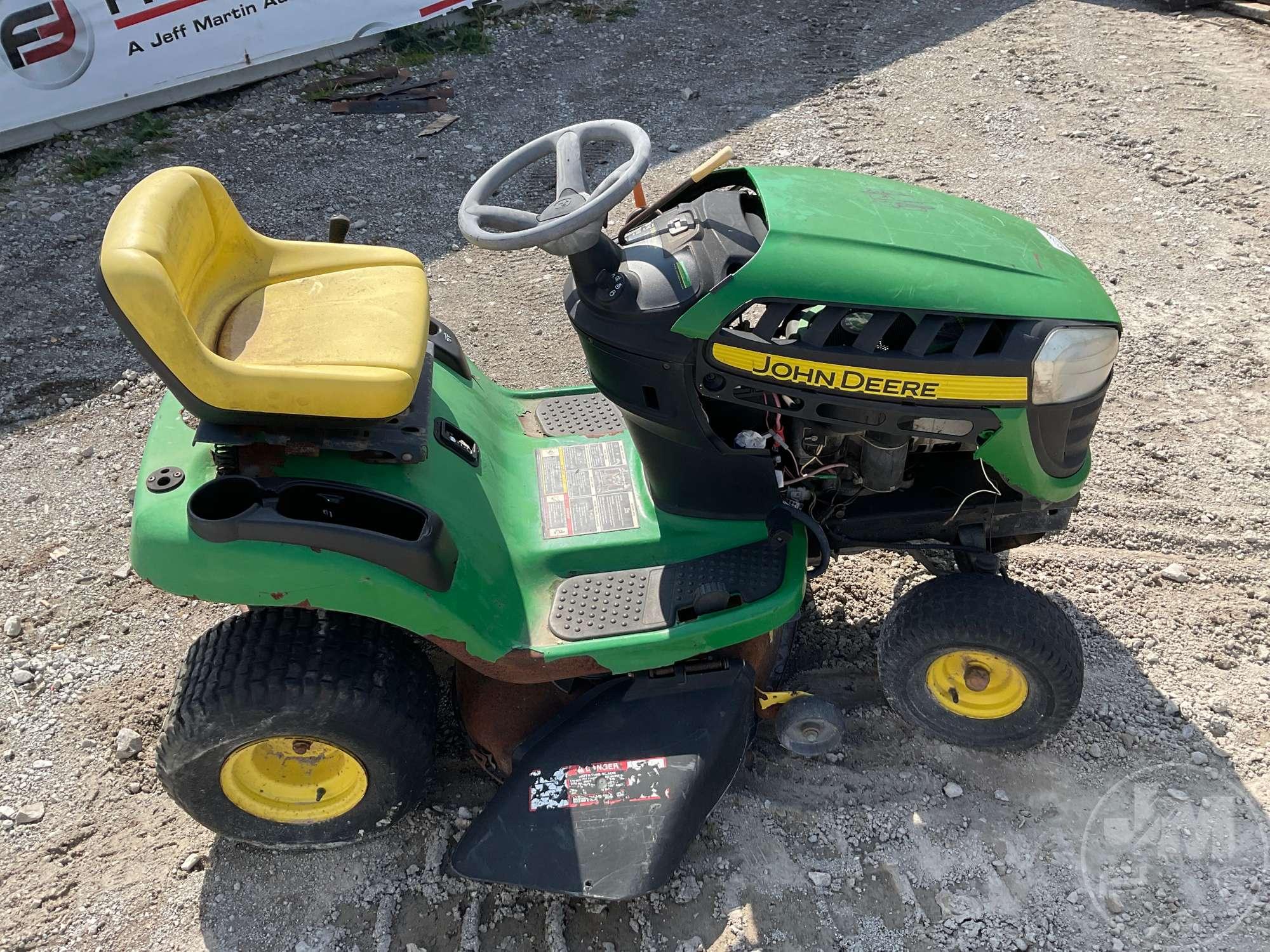 JOHN DEERE D130 RIDING MOWER SN: 1GXD110EHBB137418