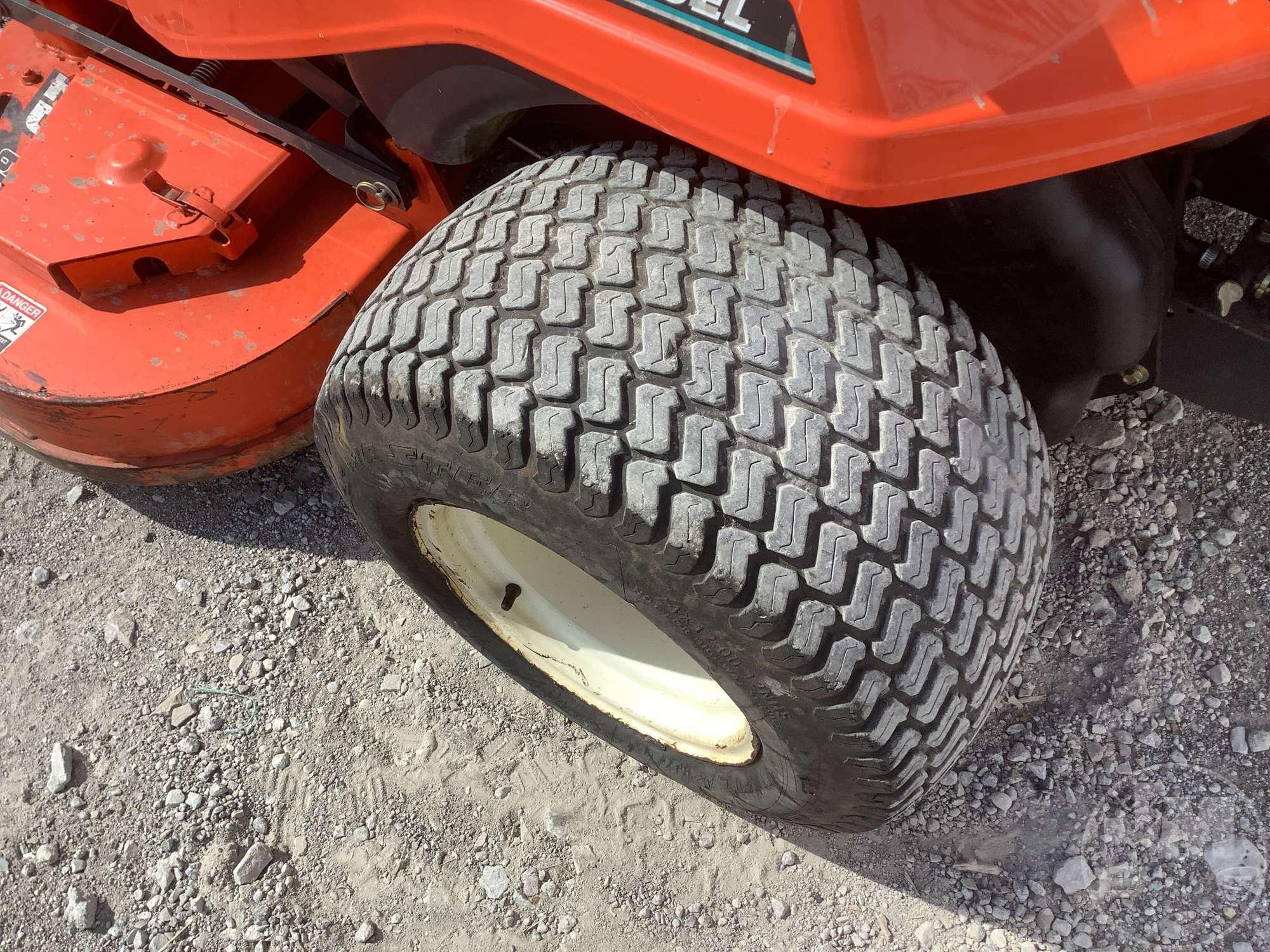 KUBOTA ZD28 ZERO TURN SN: 63733