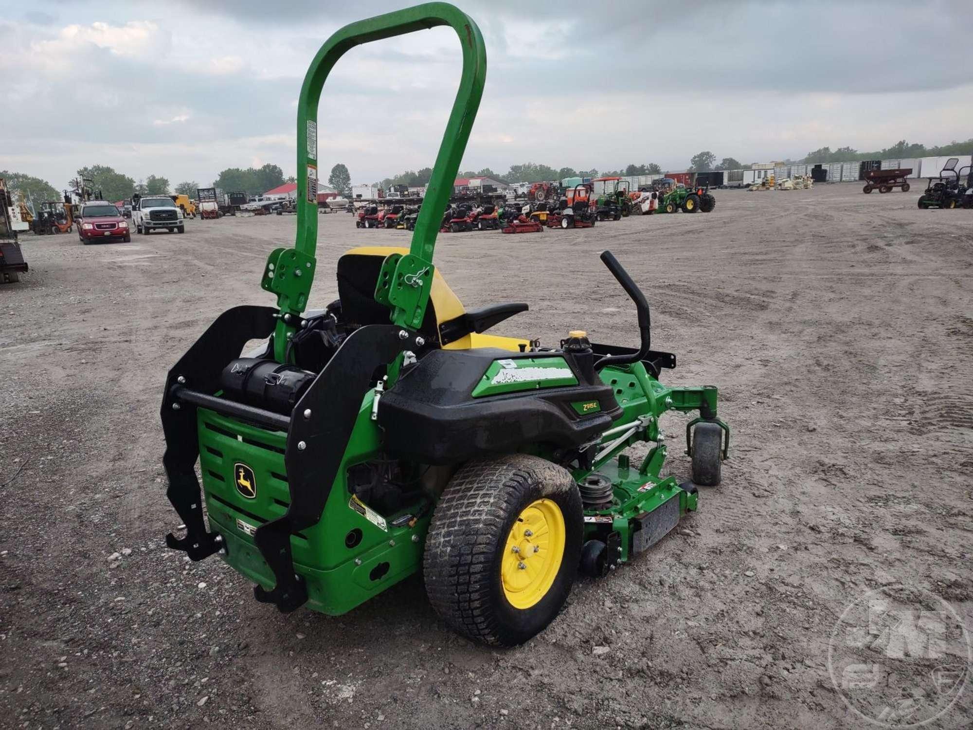 JOHN DEERE Z915E ZERO TURN SN: 1TC915EAJKT070461