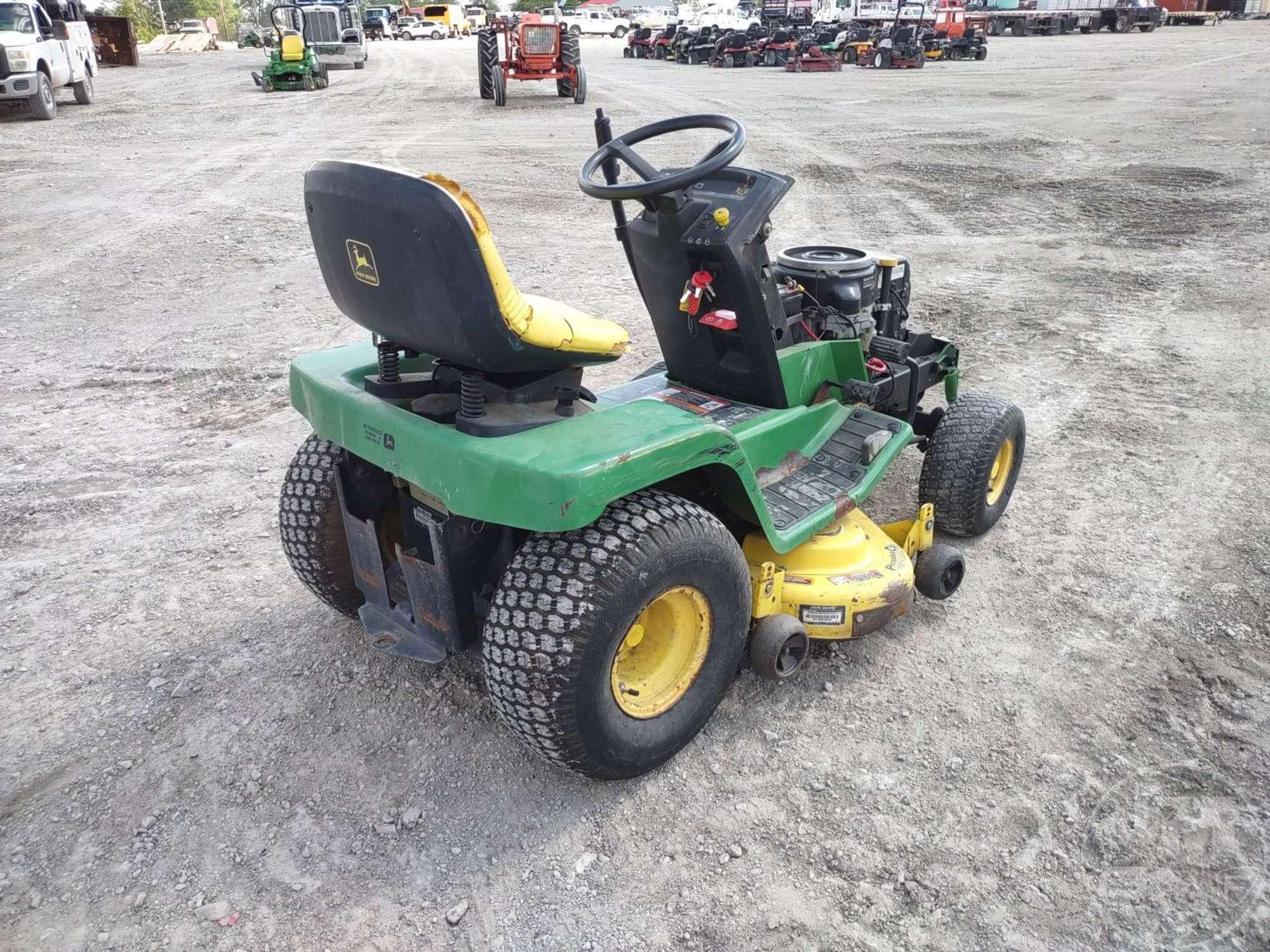 1996 JOHN DEERE LX176 RIDING MOWER SN: M0L176B160074
